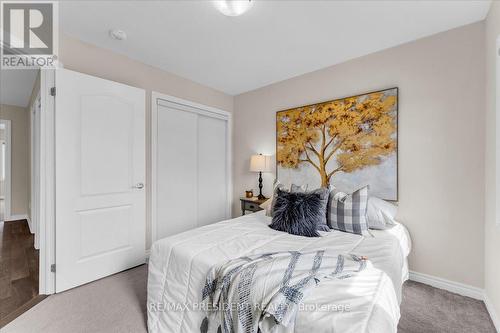 105 Eva Drive, Waterloo, ON - Indoor Photo Showing Bedroom