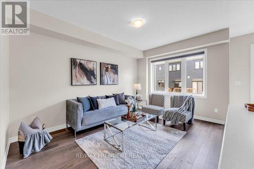 105 Eva Drive, Waterloo, ON - Indoor Photo Showing Living Room