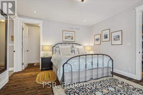 109 Ontario Avenue, Hamilton (Stinson), ON - Indoor Photo Showing Bedroom