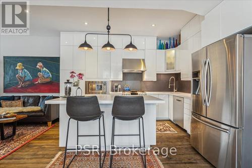 109 Ontario Avenue, Hamilton (Stinson), ON - Indoor Photo Showing Kitchen With Upgraded Kitchen