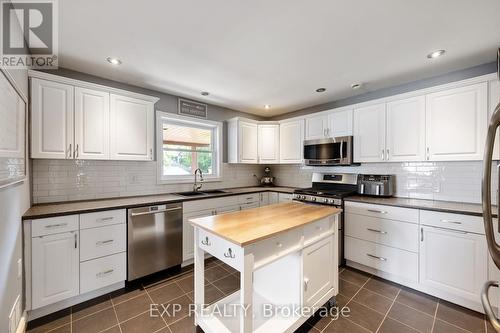 150 Harley Street, London, ON - Indoor Photo Showing Kitchen