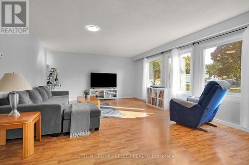 10 Forest Drive, Brant (Paris), ON - Indoor Photo Showing Living Room