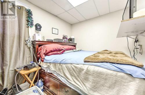 1085 Frances Street, London, ON - Indoor Photo Showing Bedroom