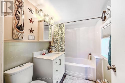 1085 Frances Street, London, ON - Indoor Photo Showing Bathroom