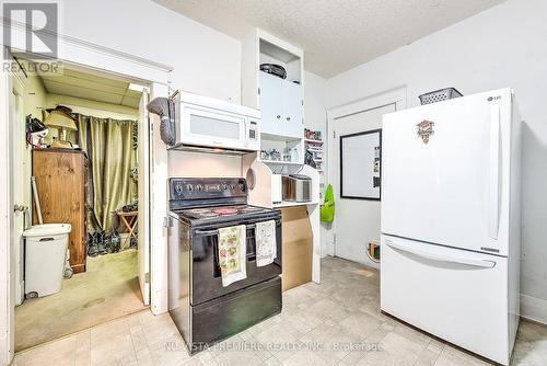 1085 Frances Street, London, ON - Indoor Photo Showing Kitchen