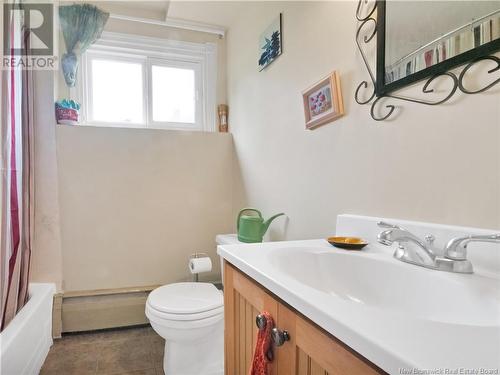 207 Diligent Drive, Riverview, NB - Indoor Photo Showing Bathroom