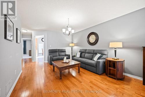 21 Caleche Avenue, Clarington (Courtice), ON - Indoor Photo Showing Living Room