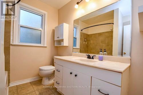 576 King George Street, Peterborough (Otonabee), ON - Indoor Photo Showing Bathroom