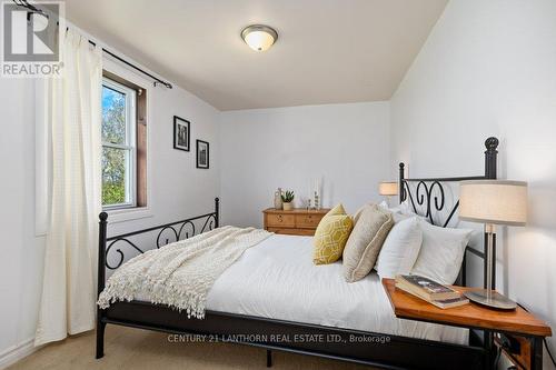 986 Black Road, Prince Edward County (Sophiasburgh), ON - Indoor Photo Showing Bedroom