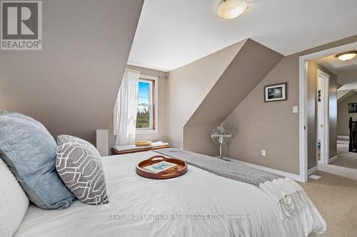 986 Black Road, Prince Edward County (Sophiasburgh), ON - Indoor Photo Showing Bedroom