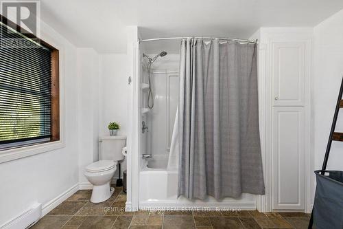 986 Black Road, Prince Edward County (Sophiasburgh), ON - Indoor Photo Showing Bathroom