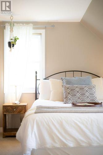 986 Black Road, Prince Edward County (Sophiasburgh), ON - Indoor Photo Showing Bedroom