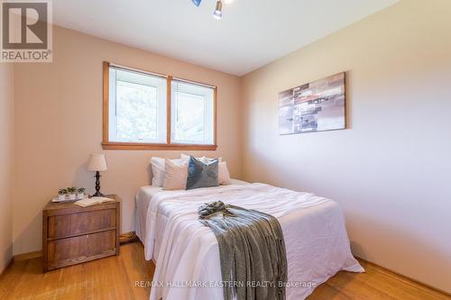 880 Clinton Avenue, Douro-Dummer, ON - Indoor Photo Showing Bedroom