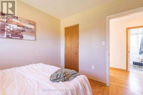 880 Clinton Avenue, Douro-Dummer, ON - Indoor Photo Showing Bedroom