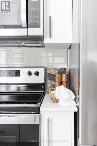 324 - 4 Kimberly Lane, Collingwood, ON - Indoor Photo Showing Kitchen