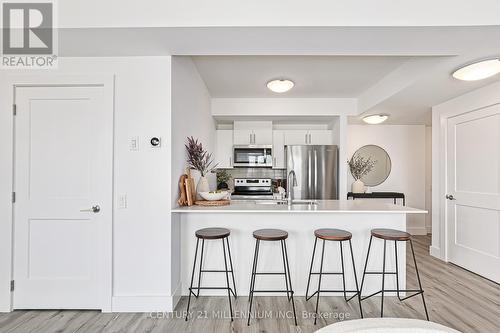 324 - 4 Kimberly Lane, Collingwood, ON - Indoor Photo Showing Kitchen