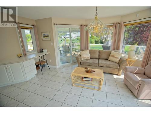 150 Deerview Crescent, Princeton, BC - Indoor Photo Showing Living Room