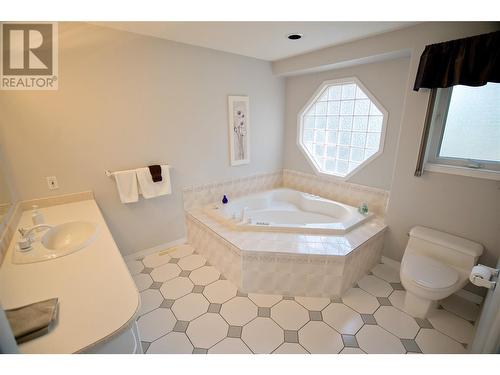 150 Deerview Crescent, Princeton, BC - Indoor Photo Showing Bathroom