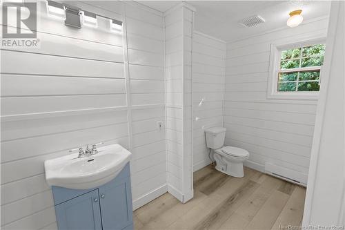 19 Anemone Street, Moncton, NB - Indoor Photo Showing Bathroom