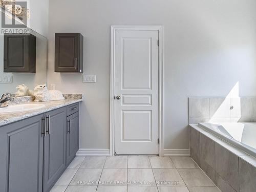 3 Frampton Road, Brampton (Northwest Brampton), ON - Indoor Photo Showing Bathroom