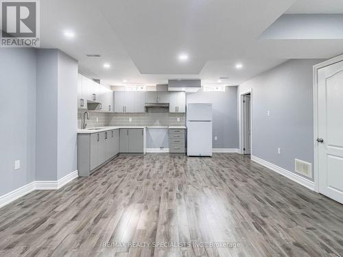 3 Frampton Road, Brampton (Northwest Brampton), ON - Indoor Photo Showing Kitchen