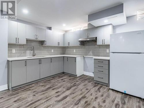 3 Frampton Road, Brampton (Northwest Brampton), ON - Indoor Photo Showing Kitchen