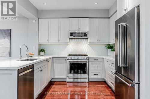 3301 Stalybridge Drive, Oakville (Palermo West), ON - Indoor Photo Showing Kitchen With Stainless Steel Kitchen With Upgraded Kitchen