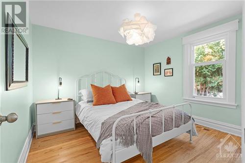 211 Hickory Street, Ottawa, ON - Indoor Photo Showing Bedroom