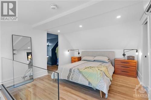 211 Hickory Street, Ottawa, ON - Indoor Photo Showing Bedroom