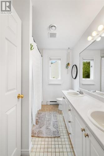 48 Empire Avenue, St. John'S, NL - Indoor Photo Showing Bathroom