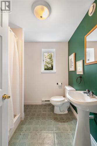 48 Empire Avenue, St. John'S, NL - Indoor Photo Showing Bathroom