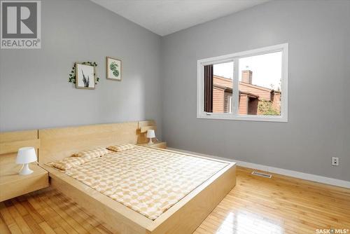 E 2 Lincoln Drive, Regina, SK - Indoor Photo Showing Bedroom