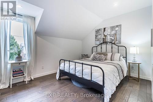 212 Sixth Street, Toronto (New Toronto), ON - Indoor Photo Showing Bedroom