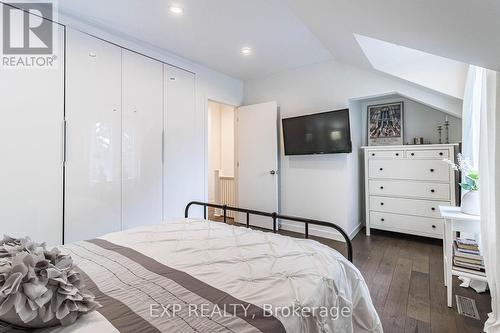 212 Sixth Street, Toronto (New Toronto), ON - Indoor Photo Showing Bedroom