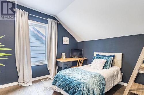 212 Sixth Street, Toronto (New Toronto), ON - Indoor Photo Showing Bedroom