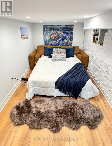 212 Sixth Street, Toronto (New Toronto), ON - Indoor Photo Showing Bedroom