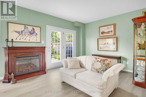 1571 Beaverbrook Avenue, London, ON - Indoor Photo Showing Living Room With Fireplace