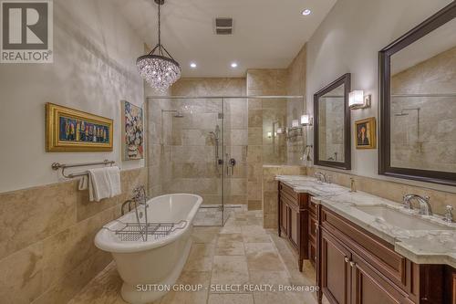 8995 Parkhouse Drive, Strathroy-Caradoc (Mount Brydges), ON - Indoor Photo Showing Bathroom