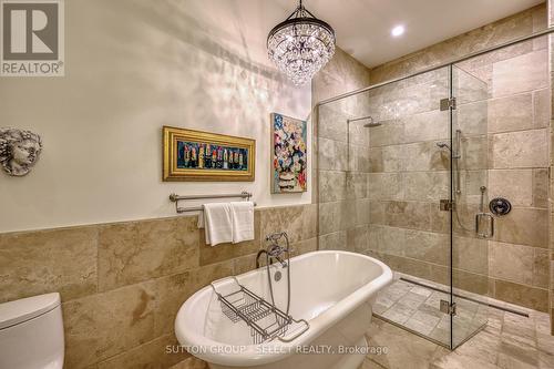 8995 Parkhouse Drive, Strathroy-Caradoc (Mount Brydges), ON - Indoor Photo Showing Bathroom