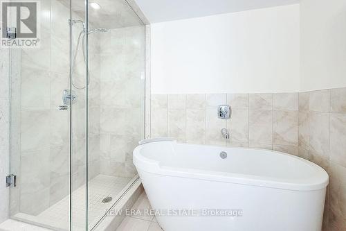 323 - 11 Bronte Road, Oakville (Bronte West), ON - Indoor Photo Showing Bathroom