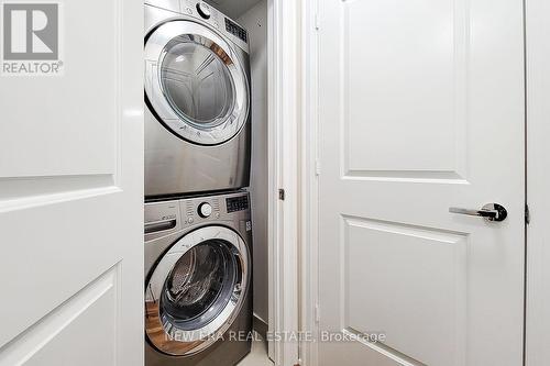 323 - 11 Bronte Road, Oakville (Bronte West), ON - Indoor Photo Showing Laundry Room