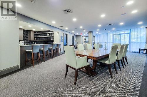 323 - 11 Bronte Road, Oakville (Bronte West), ON - Indoor Photo Showing Dining Room