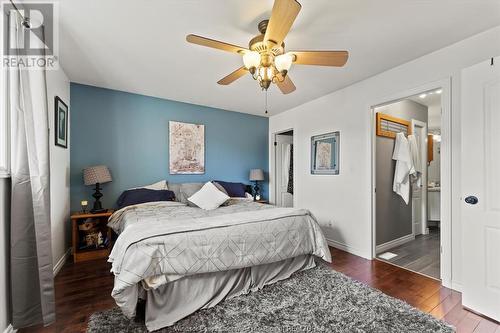 860 Southwood Drive, Lakeshore, ON - Indoor Photo Showing Bedroom