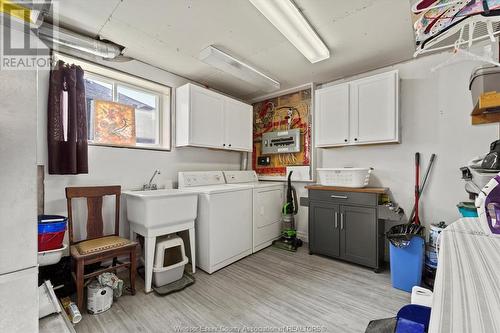 860 Southwood Drive, Lakeshore, ON - Indoor Photo Showing Laundry Room