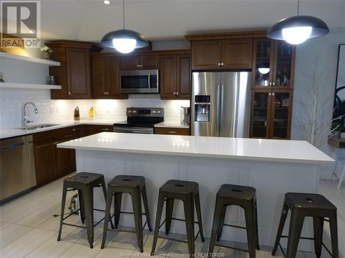 1041 Branoff, Lasalle, ON - Indoor Photo Showing Kitchen With Upgraded Kitchen