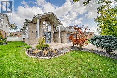 10884 Brentwood Crescent, Windsor, ON - Outdoor With Facade