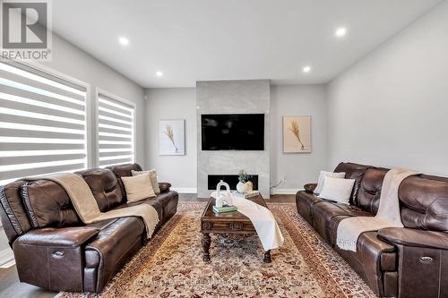 1177 Meadowlark Ridge, London, ON - Indoor Photo Showing Living Room