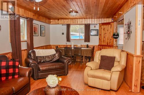 810 4Th Line, Douro-Dummer, ON - Indoor Photo Showing Living Room