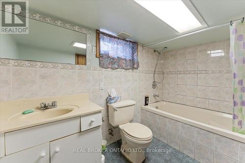 63 Ward Street, Toronto (Dovercourt-Wallace Emerson-Junction), ON - Indoor Photo Showing Bathroom