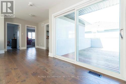 958 Beach Boulevard, Hamilton (Hamilton Beach), ON - Indoor Photo Showing Other Room